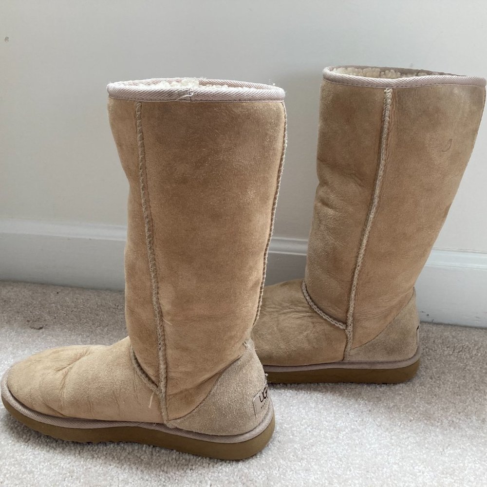 UGGs Classic Tall Boots - Sand Size W 7 - Picture 3 of 9